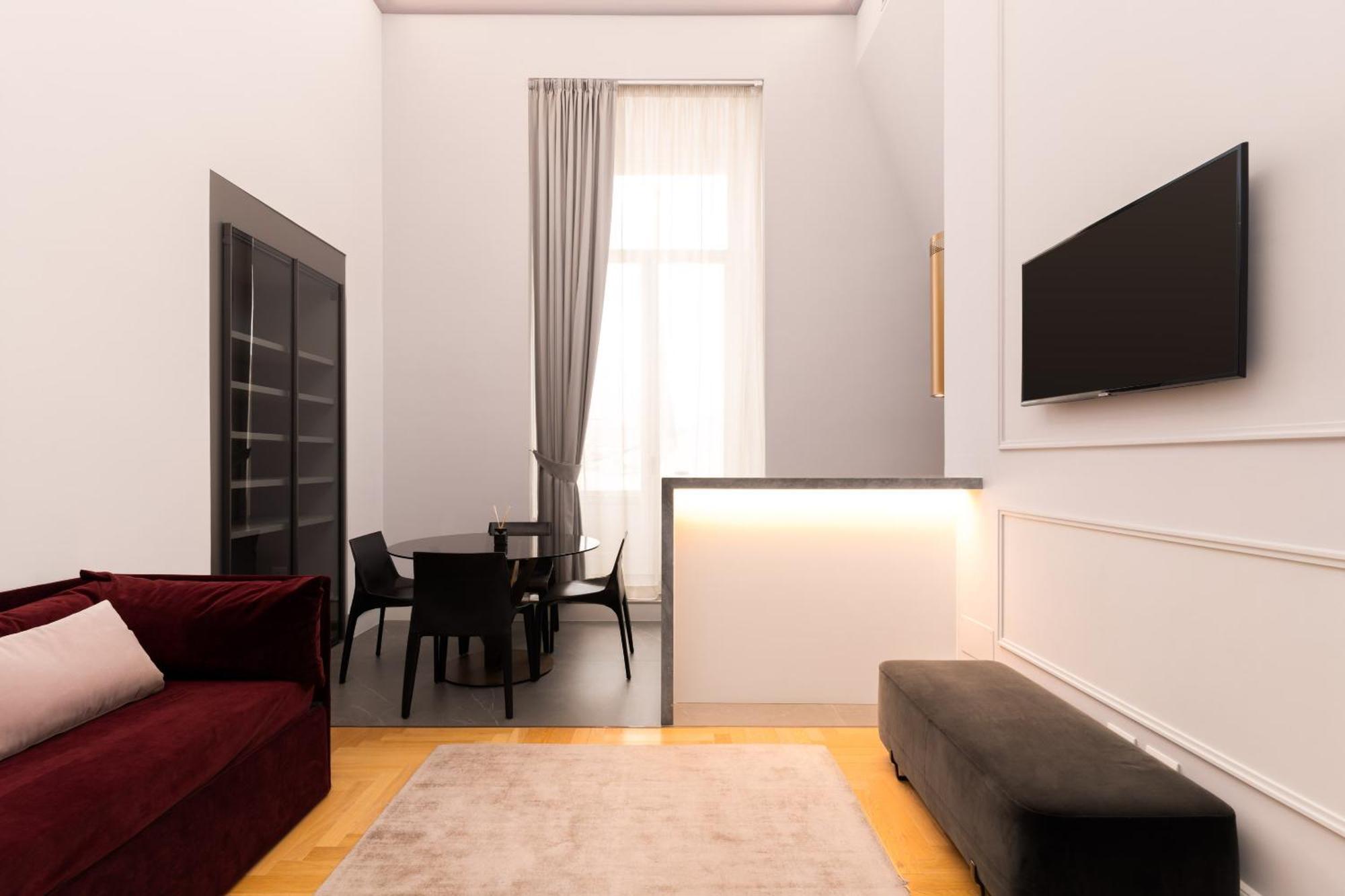 Limehome Lecce Palazzo Bn Exterior foto